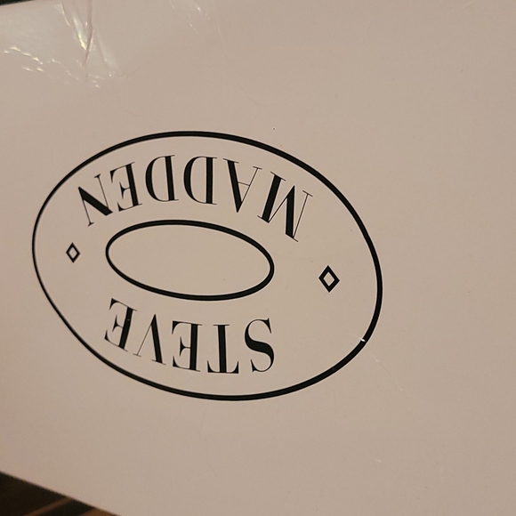 Steve Madden SIZE 10 Grey/White Beale Slip on Sneakers - Picture 6 of 8